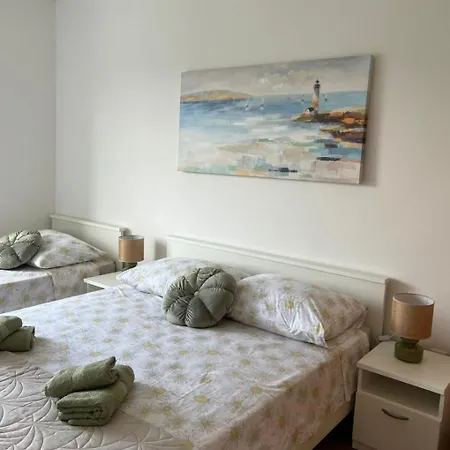 Ivica - 50 M From Sea Appartement *